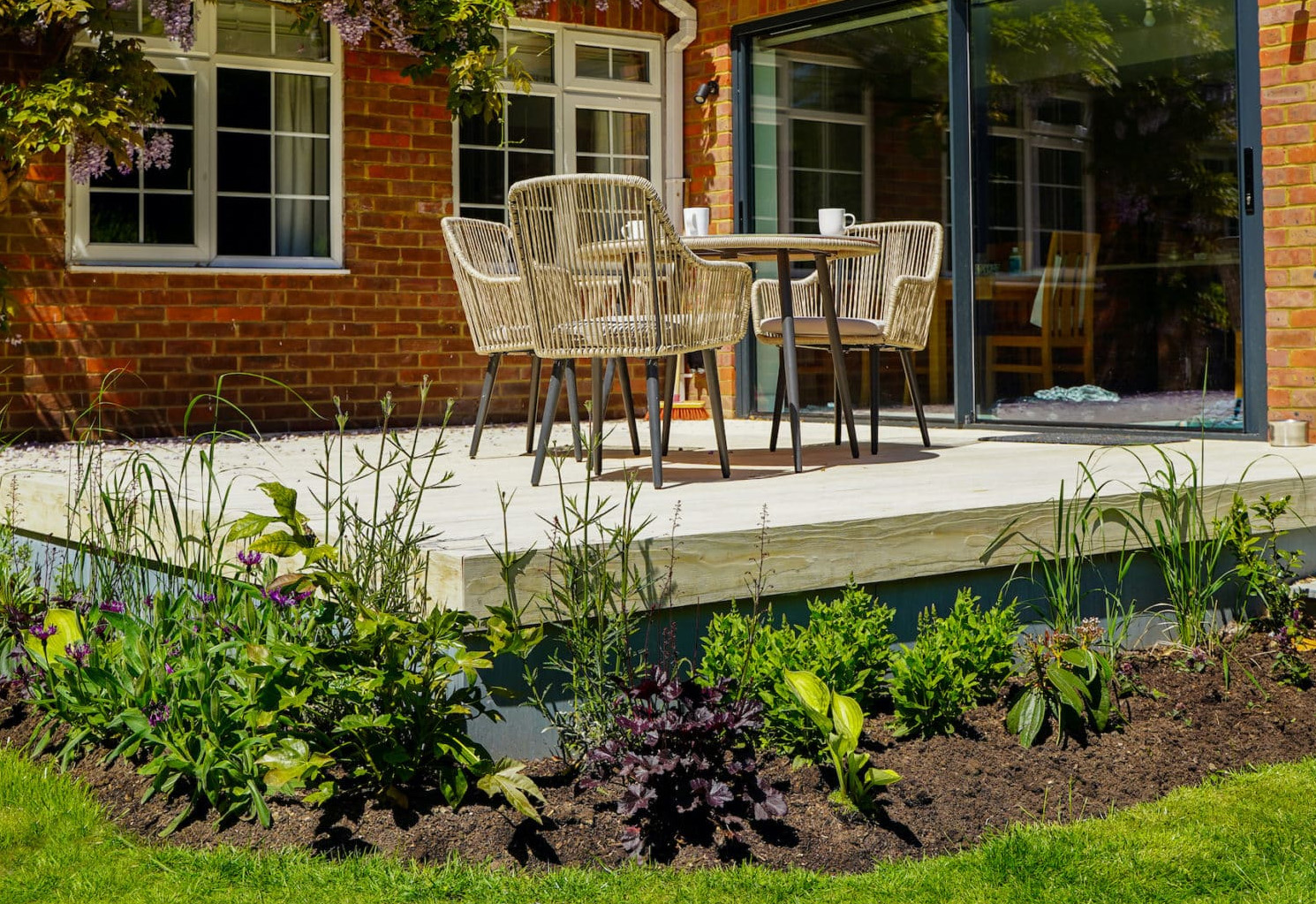 Helping Homeowners in High-Value Garden and Driveway Disputes: When to Call an Expert